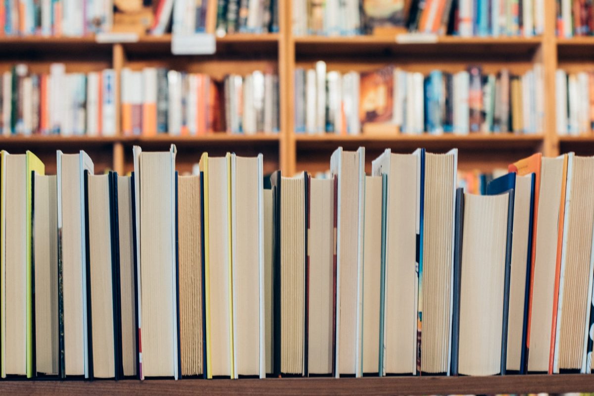 5 LIVROS NÃO ÓBVIOS ESCRITOS POR PESSOAS FAMOSAS